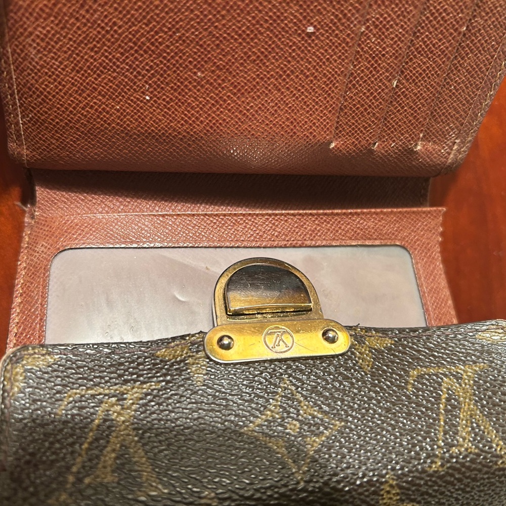 Louis Vuitton Monogram Wallet - Picture 6 of 9